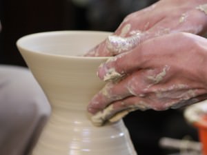 萩焼ろくろ回しを体験してみませんか