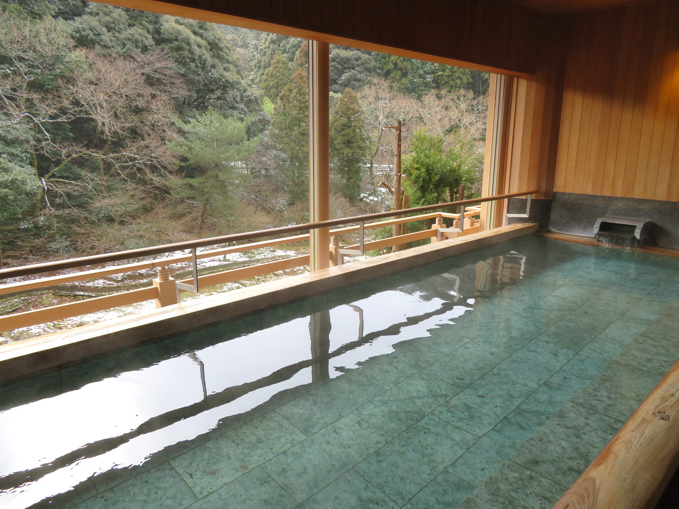 大谷山荘の様子 /width=